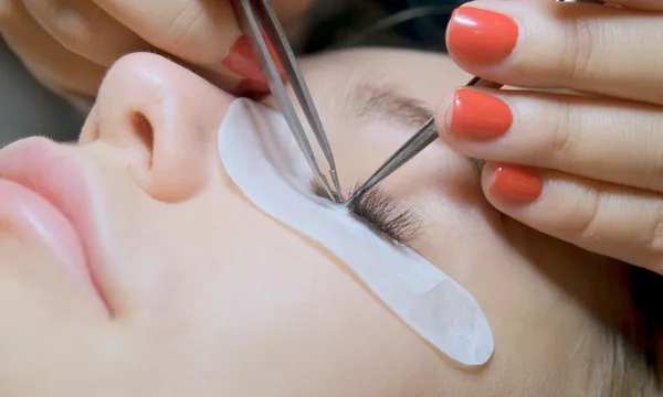 Licensed vs. Certified Lash Tech Understanding the Difference and How to Get Certified